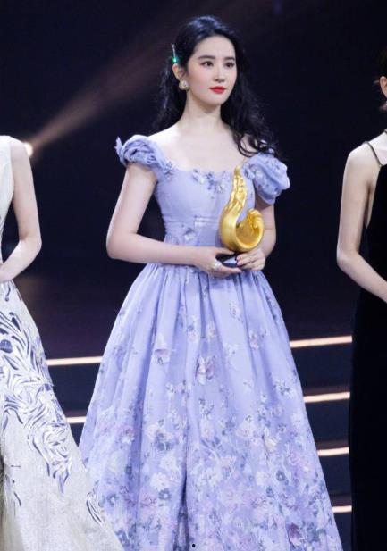 娱乐圈吃瓜刘亦菲微博,娱乐圈幕后故事大揭秘